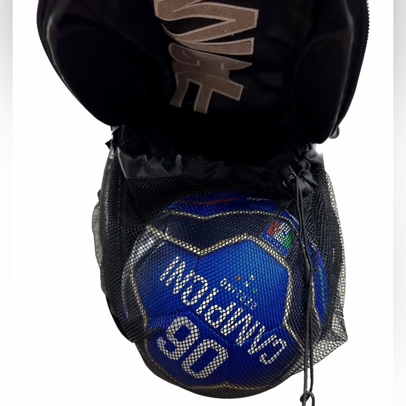 REAL MADRID Multi-Use Backpack! BRAND NEW! NWT 5 Zipper Compartments Sports Bag! - Picture 3 of 5